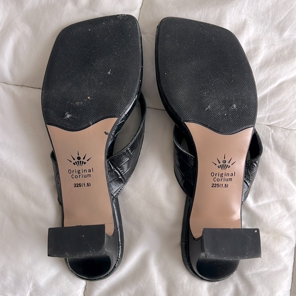 Square toe heels - Picture 2 of 3